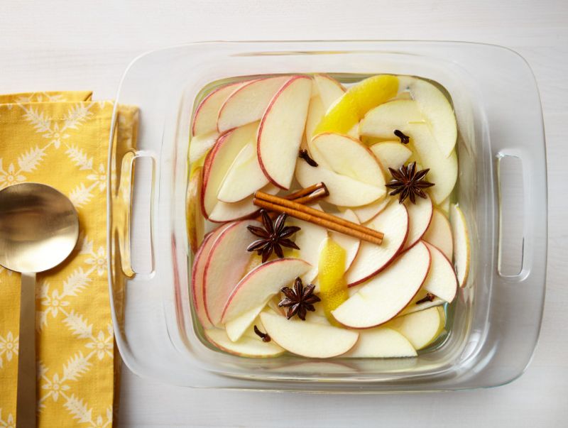 Set of 4 Pyrex Easy Grab® Square Baking Dishes, 20cm, with ergonomic handles for easy transport and durable glass construction.