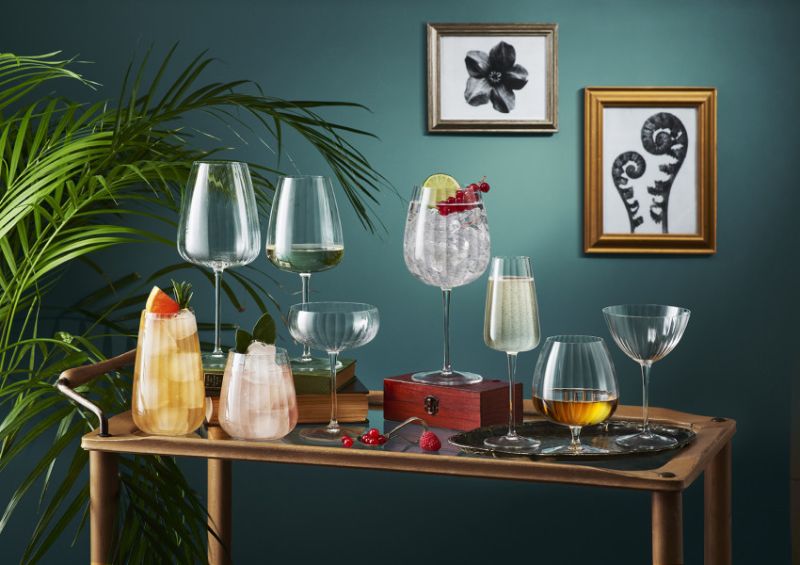 Set of 4 Luigi Bormioli Optica Bordeaux glasses, 700ml, ribbed design, lead-free, break-resistant, dishwasher safe.