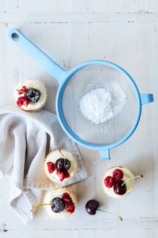 Wiltshire Eco Friendly Sieve 18cm made from bio-based polymers, perfect for draining vegetables and sifting flour sustainably.