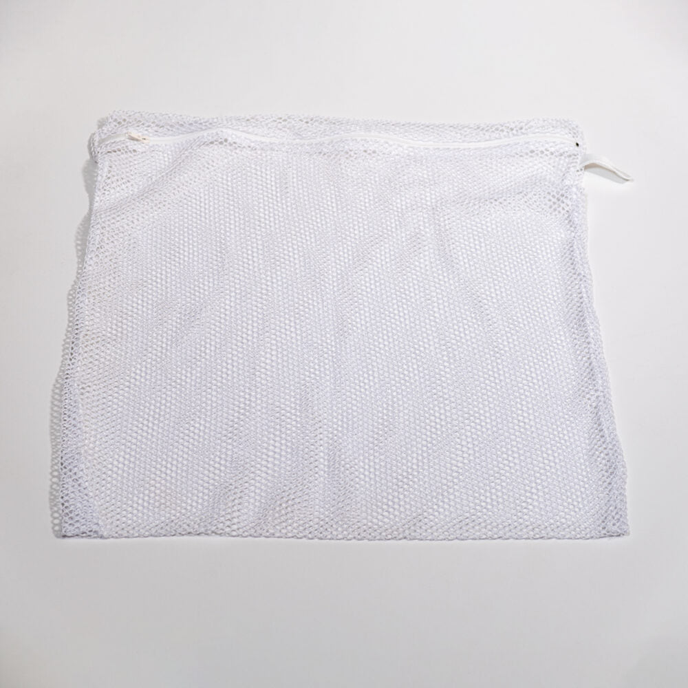 Laundry Mesh Wash Bag With Zip (White)