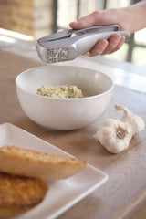 Garlic-Press-Susi-3-With-Cleaner-Zyliss