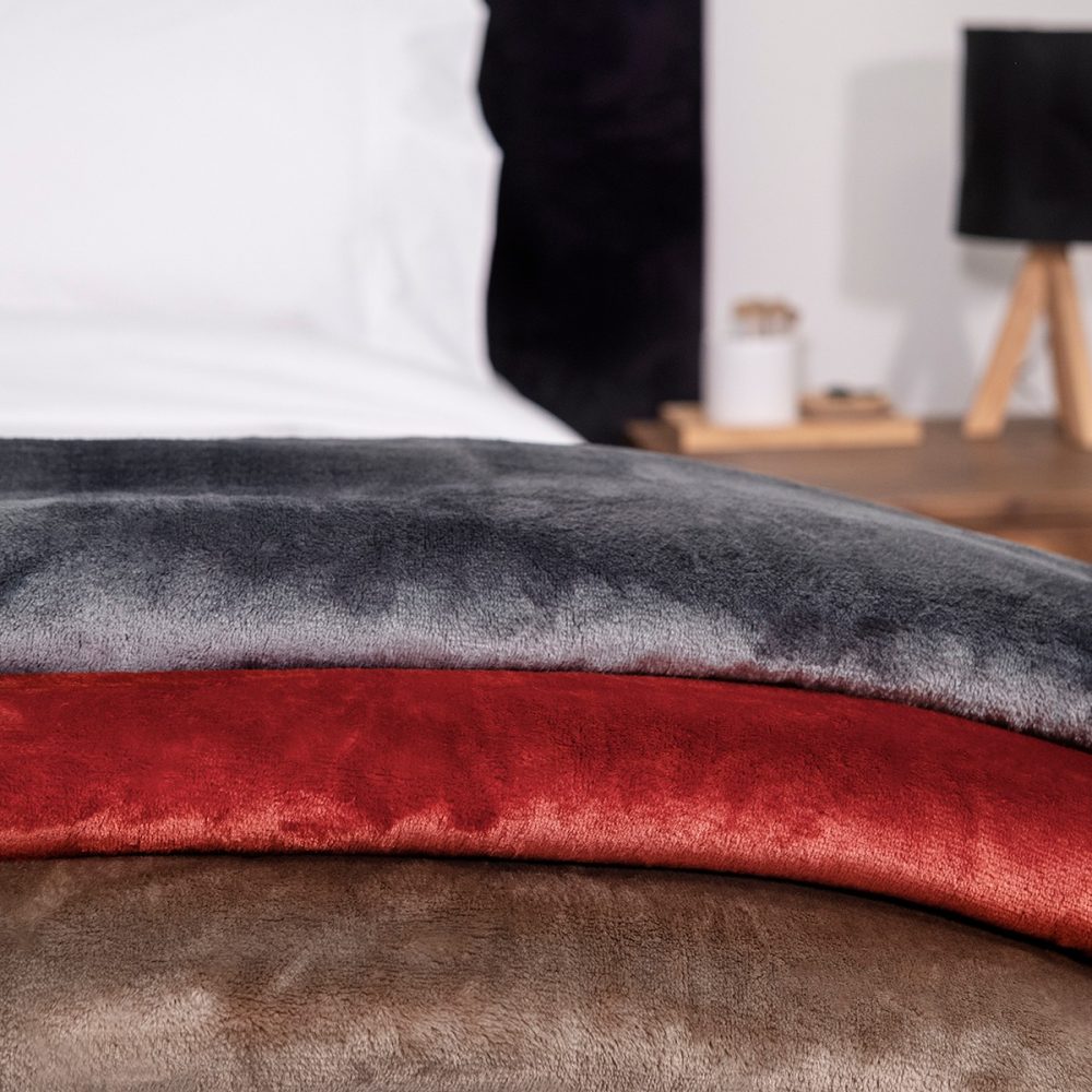 DreamTicket Coral Fleece Blanket - Garnet