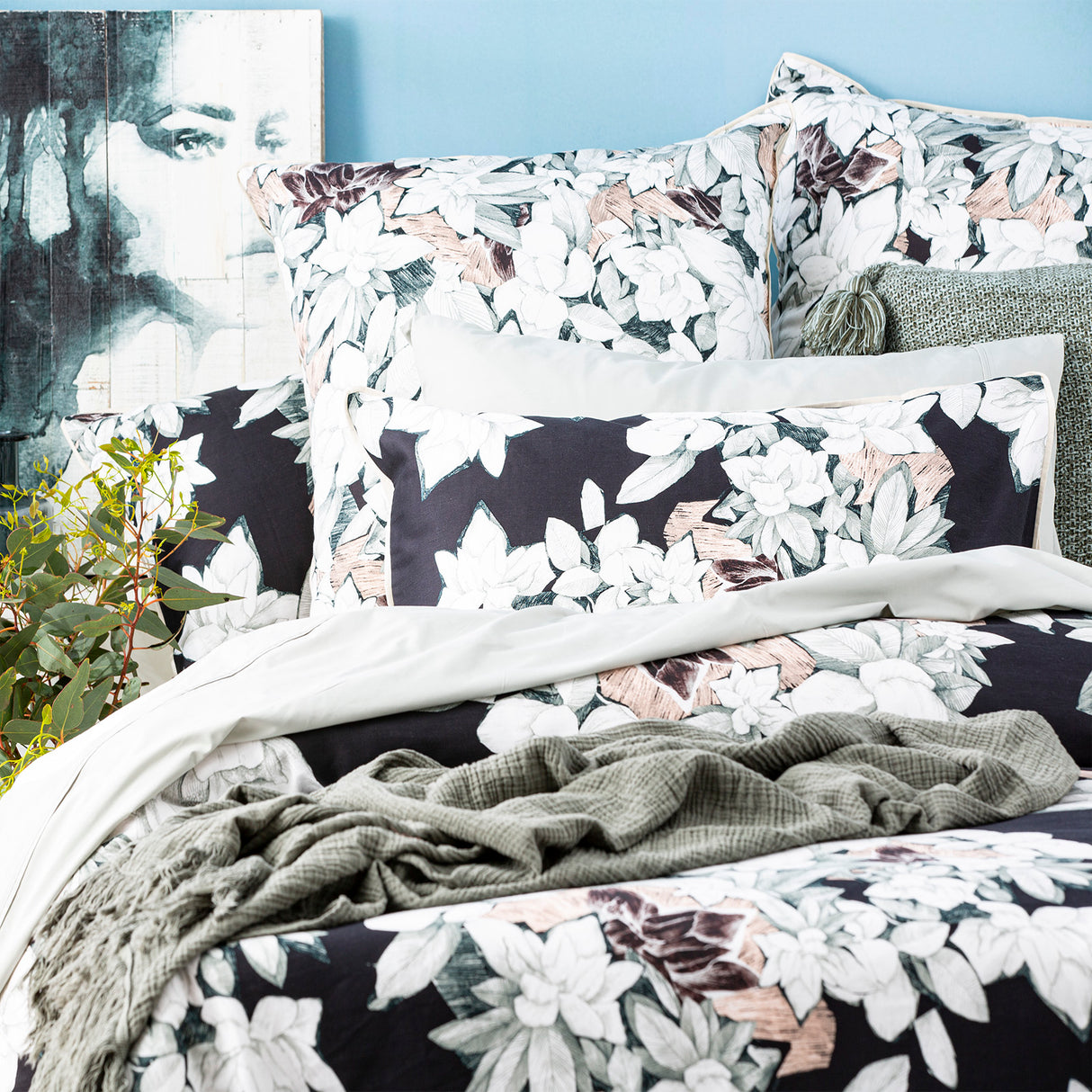 Renee Taylor 300 TC Cotton Reversible Quilt / Duvet cover Set King Ivy