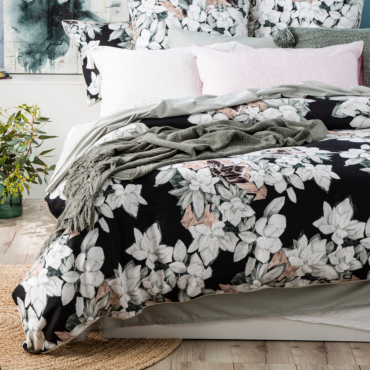 Renee Taylor 300 TC Cotton Reversible Quilt / Duvet cover Set King Ivy