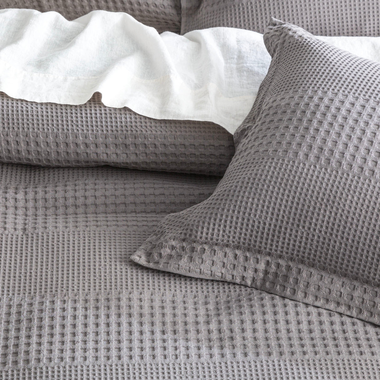 Renee Taylor Elegance Waffle Cotton Jacquard Quilt / Duvet Cover set King Fossil