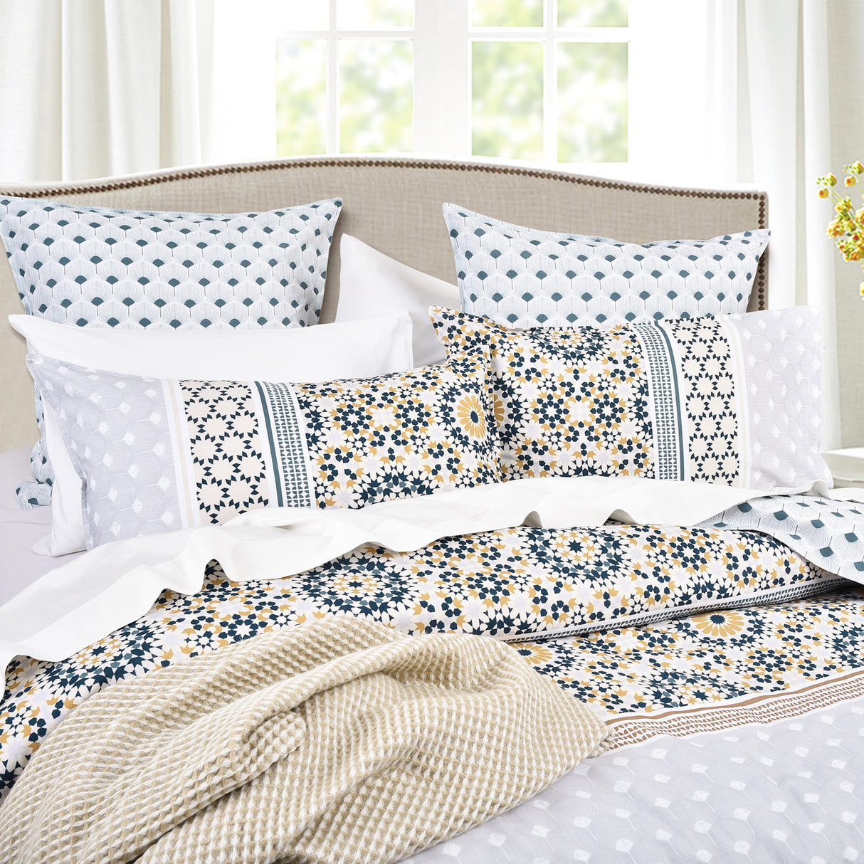 Renee Taylor 300 TC Cotton Reversible Quilt / Duvet Cover Set King Benitta