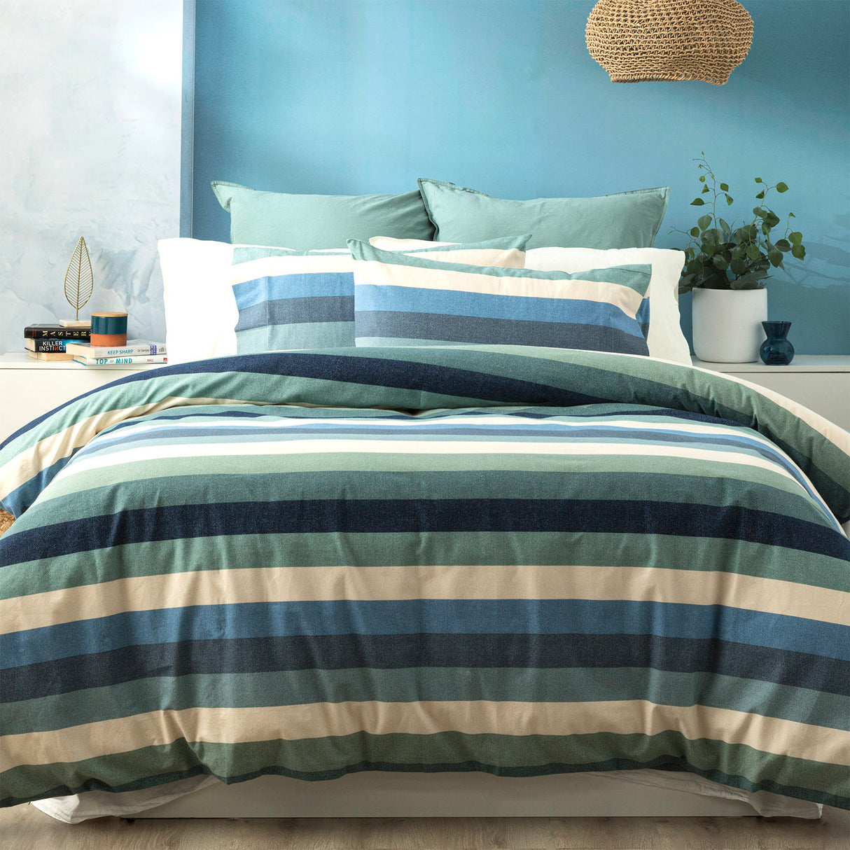 Renee Taylor 300 TC Cotton Reversible Quilt / Duvet cover Set King Ornate