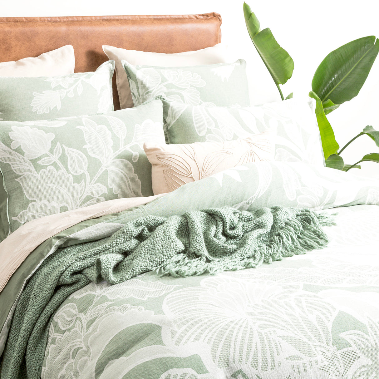 Renee Taylor Bentley Cotton Jacquard Quilt / Duvet cover set King Sage Green