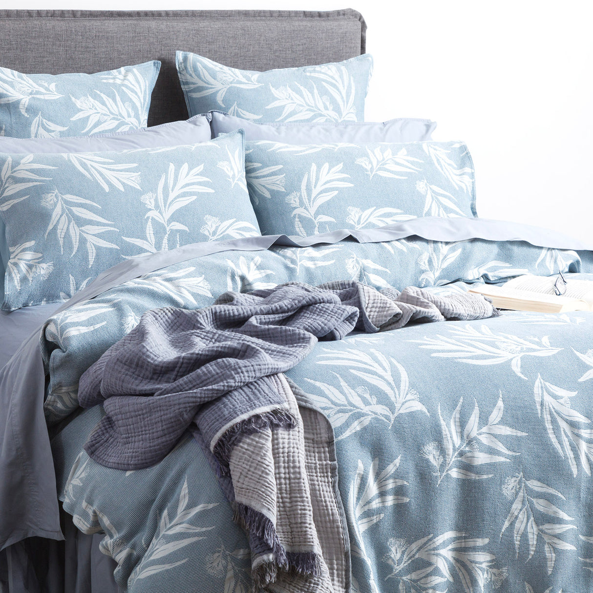 Renee Taylor Native Cotton Jacquard Quilt / Duvet cover set King French Blue