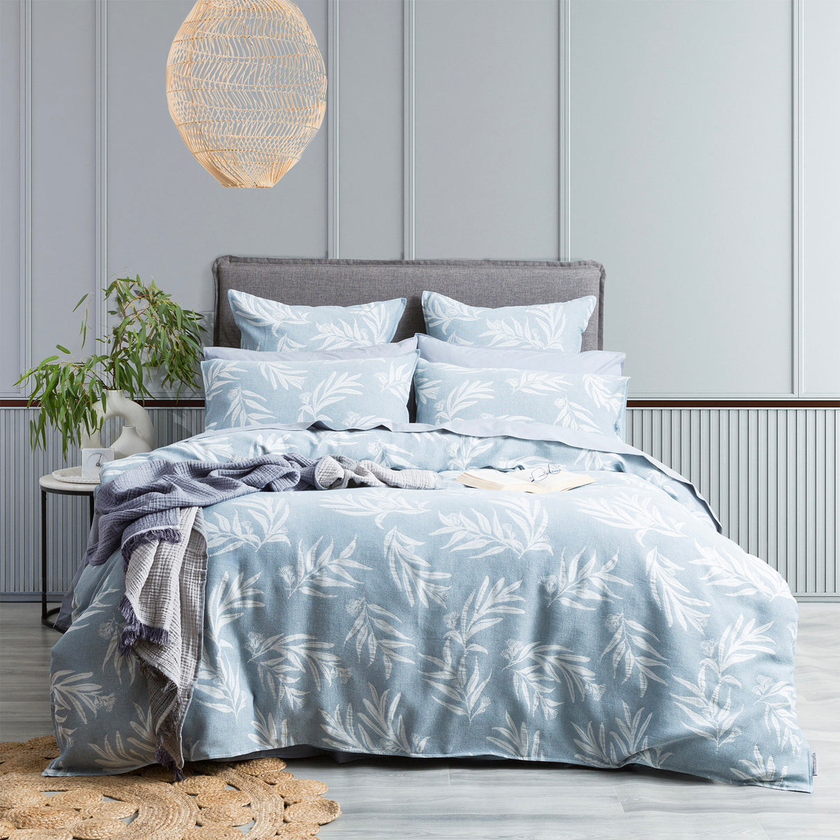 Renee Taylor Native Cotton Jacquard Quilt / Duvet cover set King French Blue