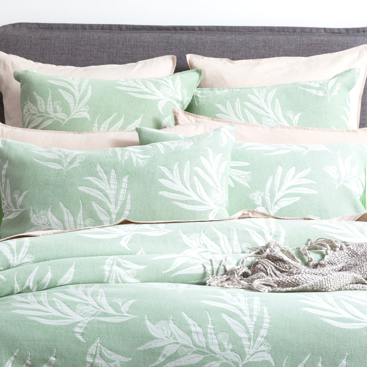 Renee Taylor Native Cotton Jacquard Quilt / Duvet cover set Double Juniper