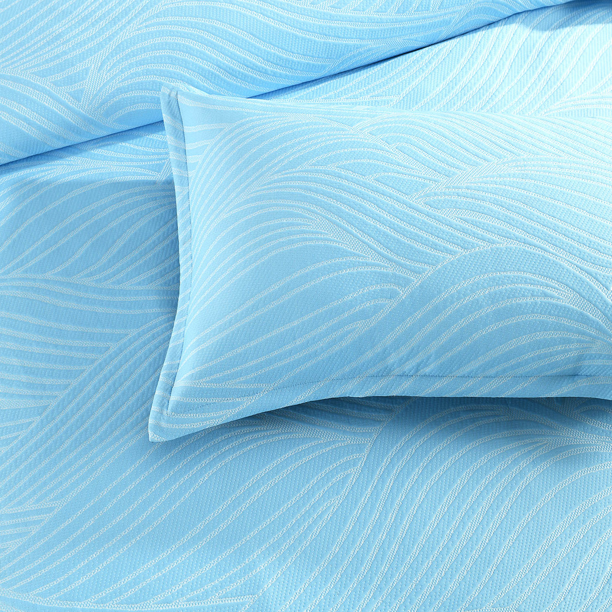 Renee Taylor Oscillate Jacquard Quilt / Duvet cover set Super King Sky
