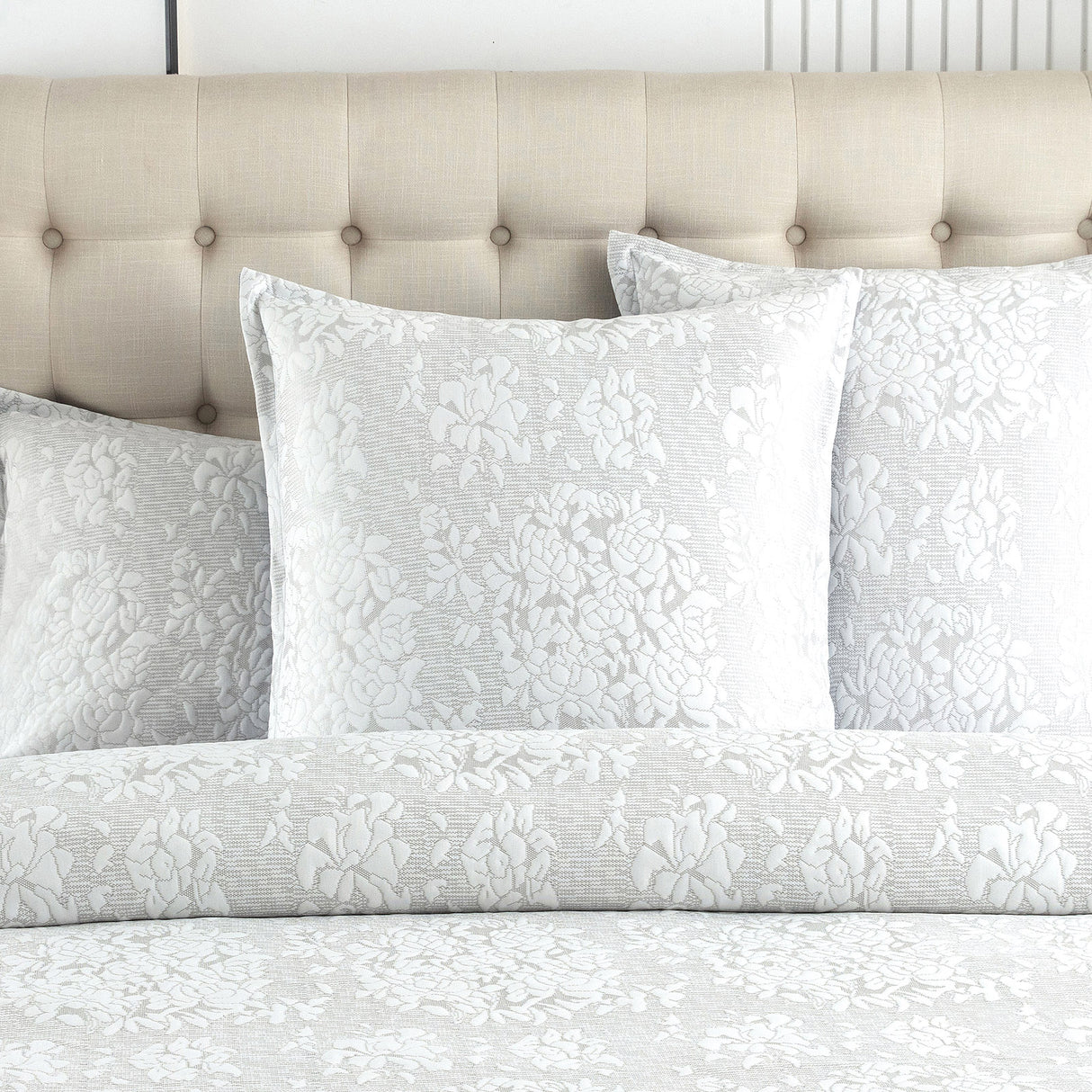 Renee Taylor Chloe Jersey Jacquard Quilt / Duvet cover set King Ivory
