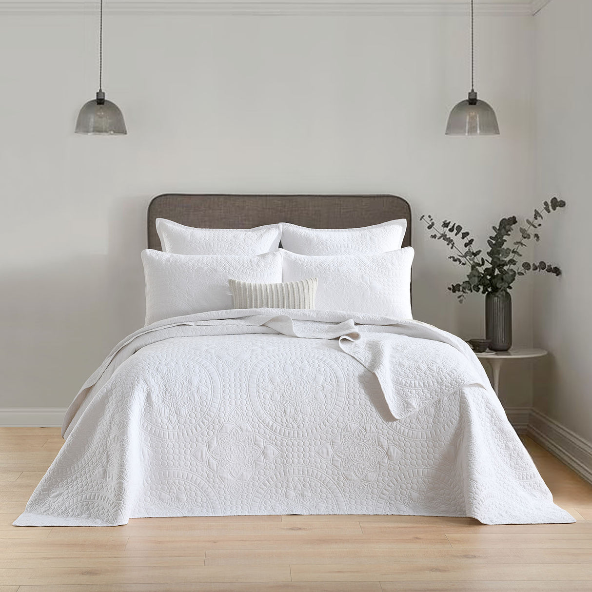 Renee Taylor Asher Jacquard Coverlet Set Queen/King White