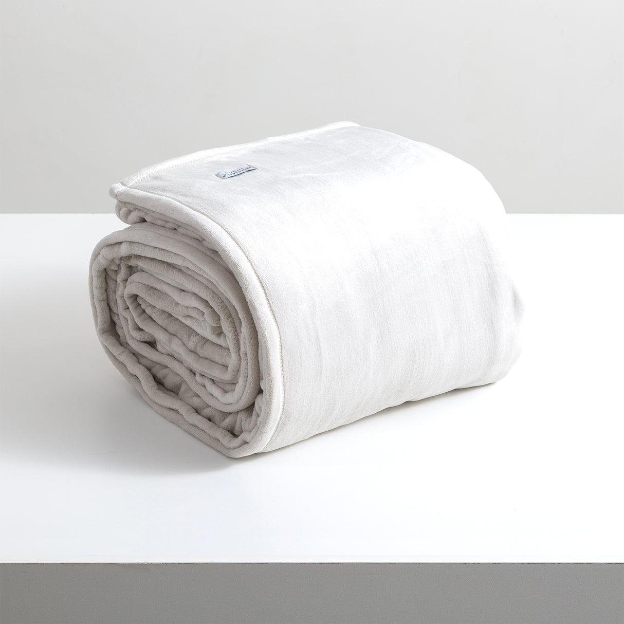 Renee Taylor Plush 380 GSM Ultra Soft Velvet Blanket Super King Silver Line