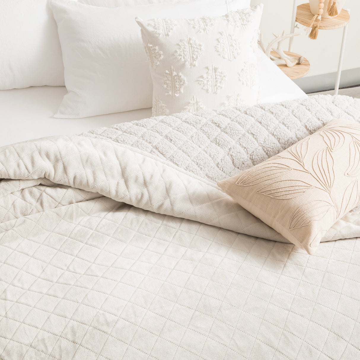 Heston 480 GSM Ultra Soft Velvet Sherpa Blanket Queen/King Silver Line