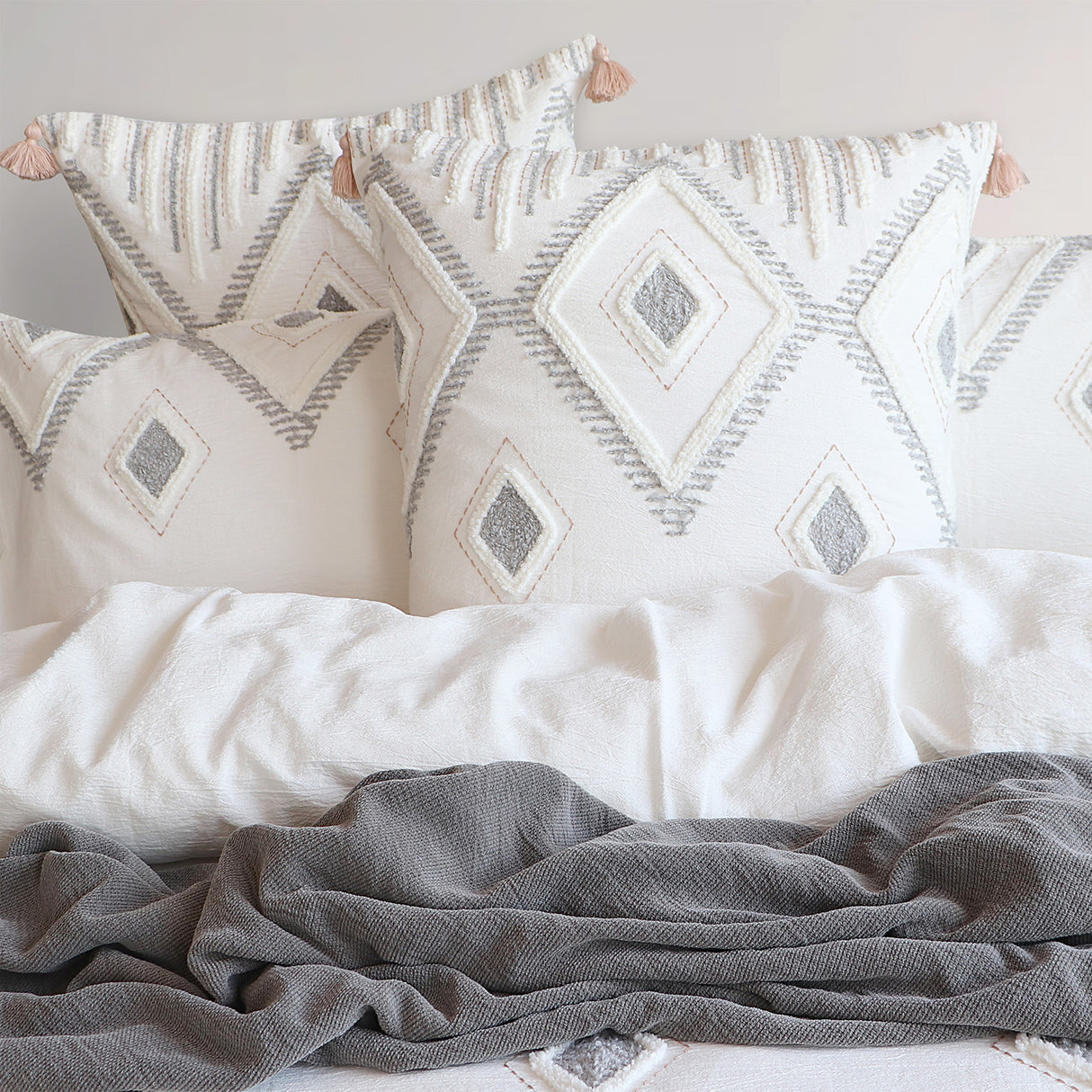 Renee Taylor Zuma Stone Washed Tufted Quilt / Duvet Cover Set Double