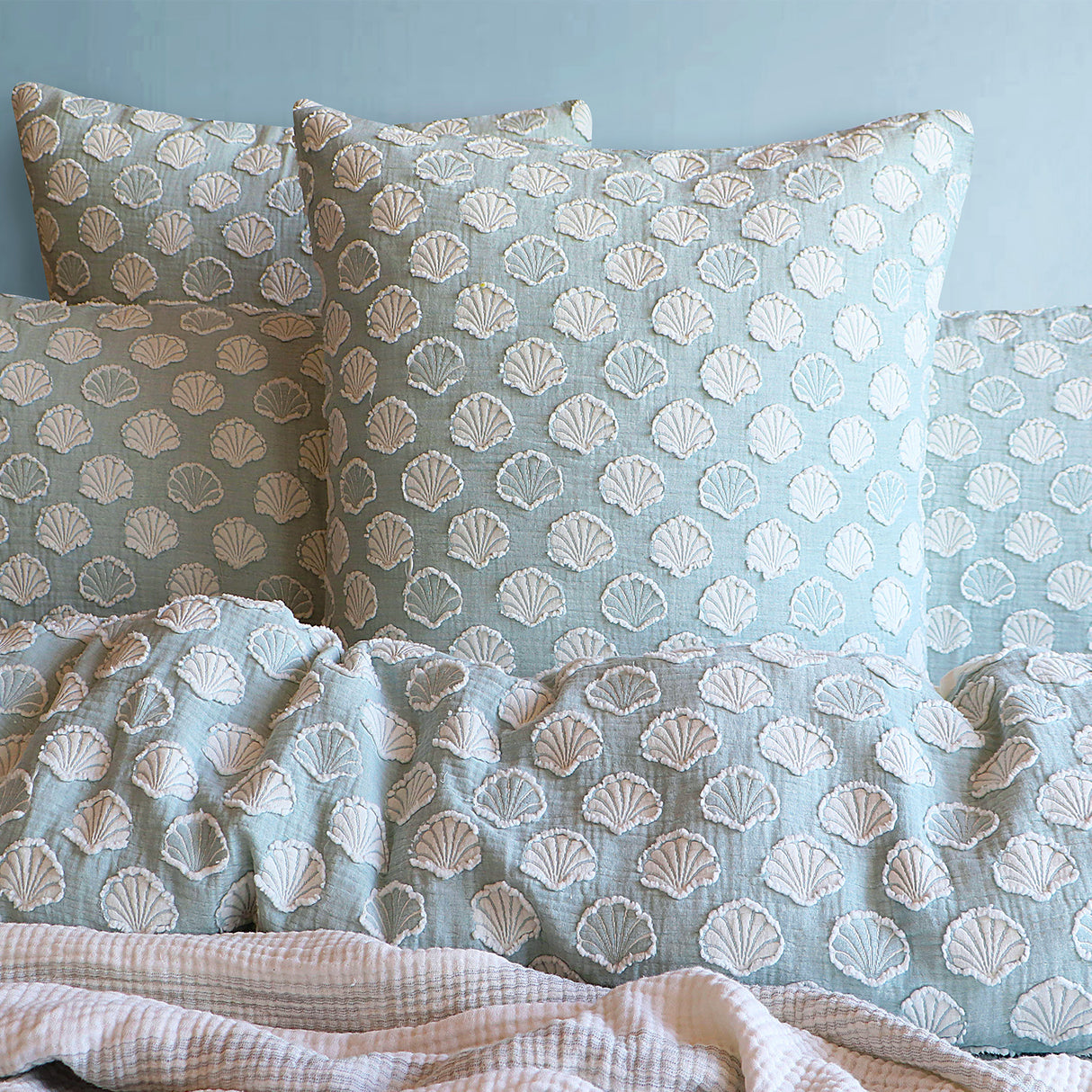 Renee Taylor Coralium Chenille Tufted Jacquard Quilt / Duvet Cover Set Double