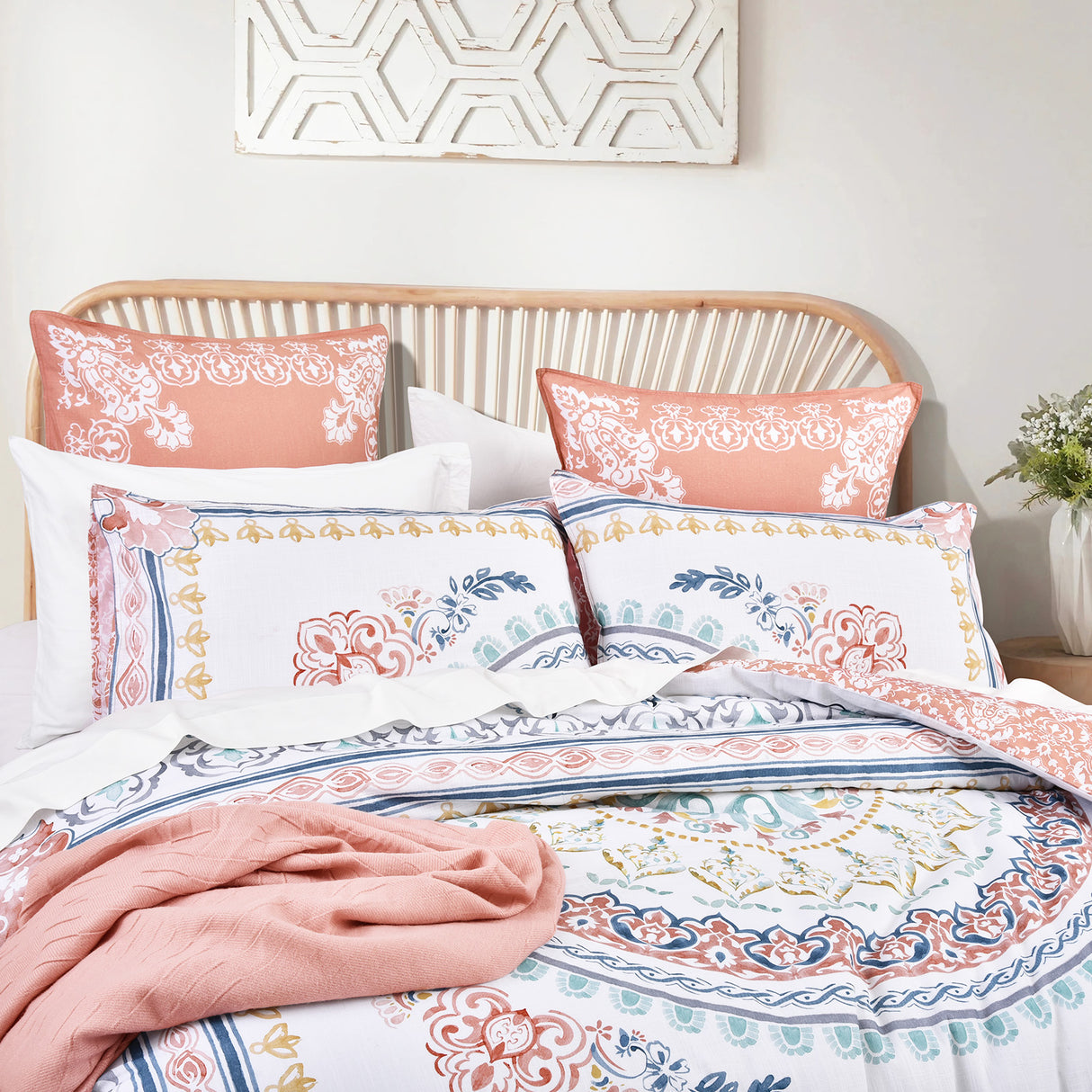Renee Taylor 300 TC Cotton Reversible Quilt / Duvet Cover Set King Kalina