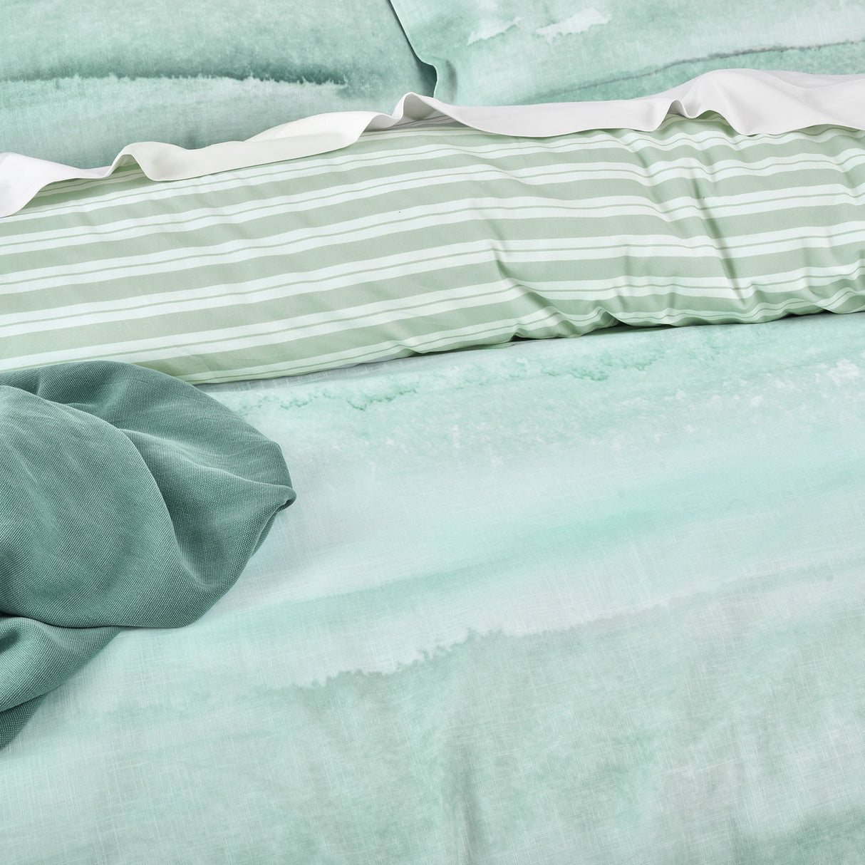 Renee Taylor 300 TC Cotton Reversible Quilt / Duvet Cover Set Double Terrain