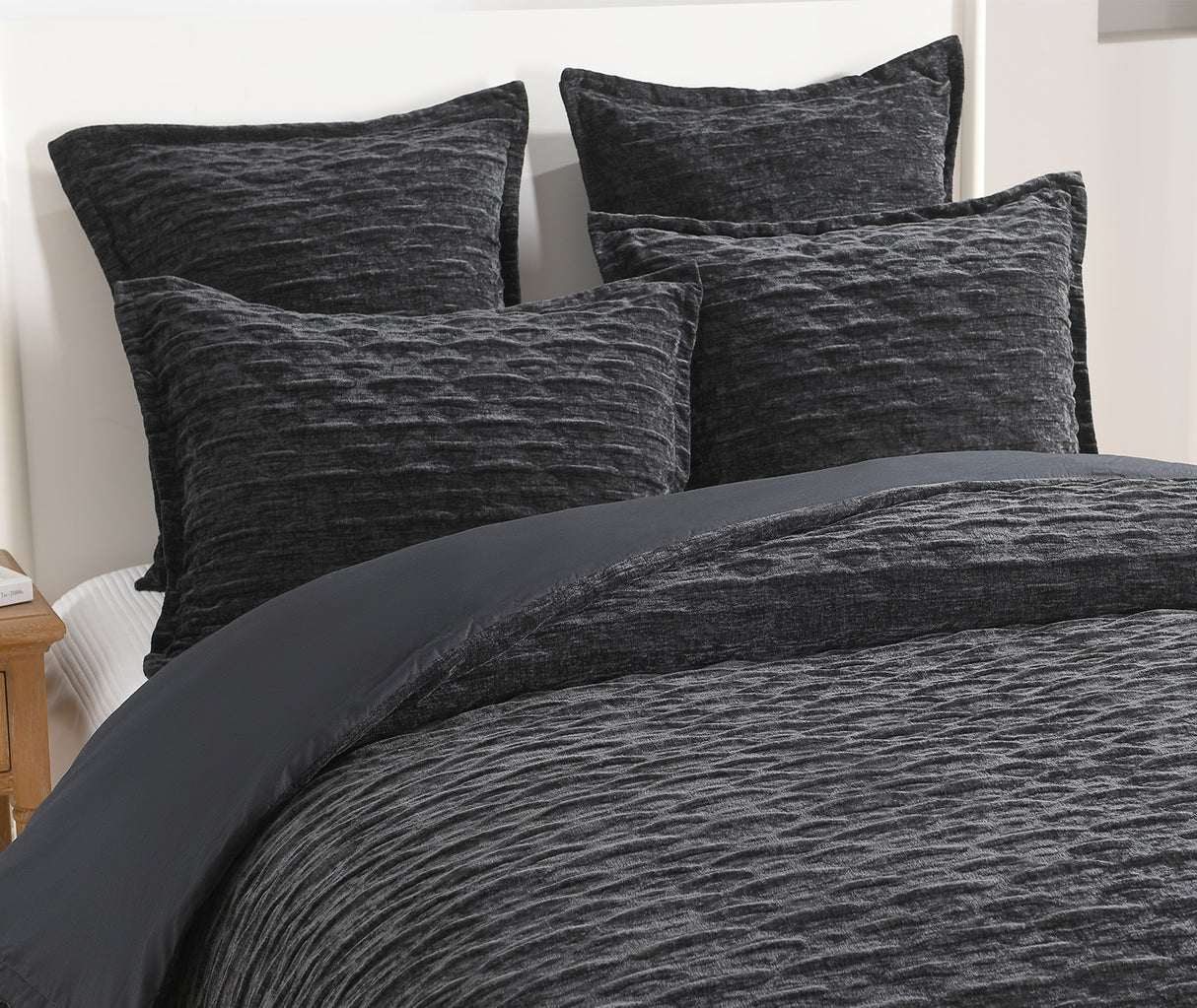 Renee Taylor Charlotte Jacquard Quilt / Duvet Cover Set Super King Onyx
