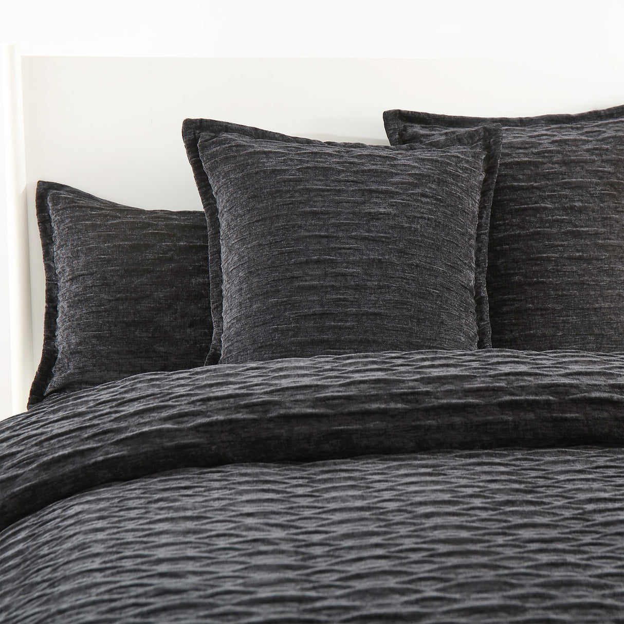Renee Taylor Charlotte Jacquard Quilt / Duvet Cover Set Super King Onyx