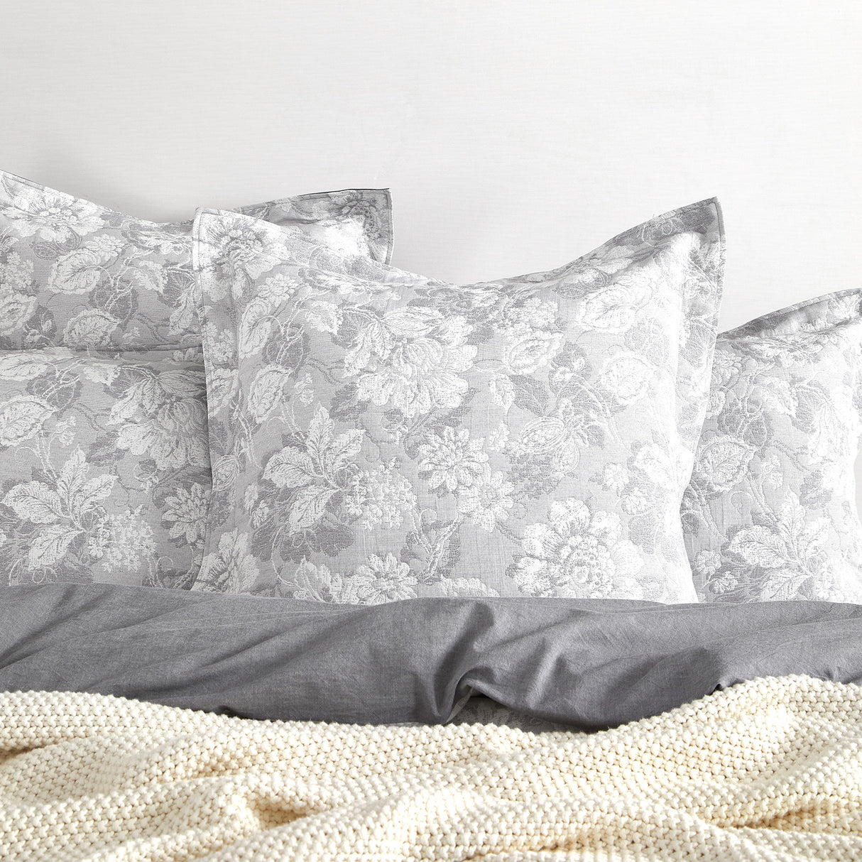 Renee Taylor Sigma Jacquard Quilt / Duvet Cover Set King Charcoal