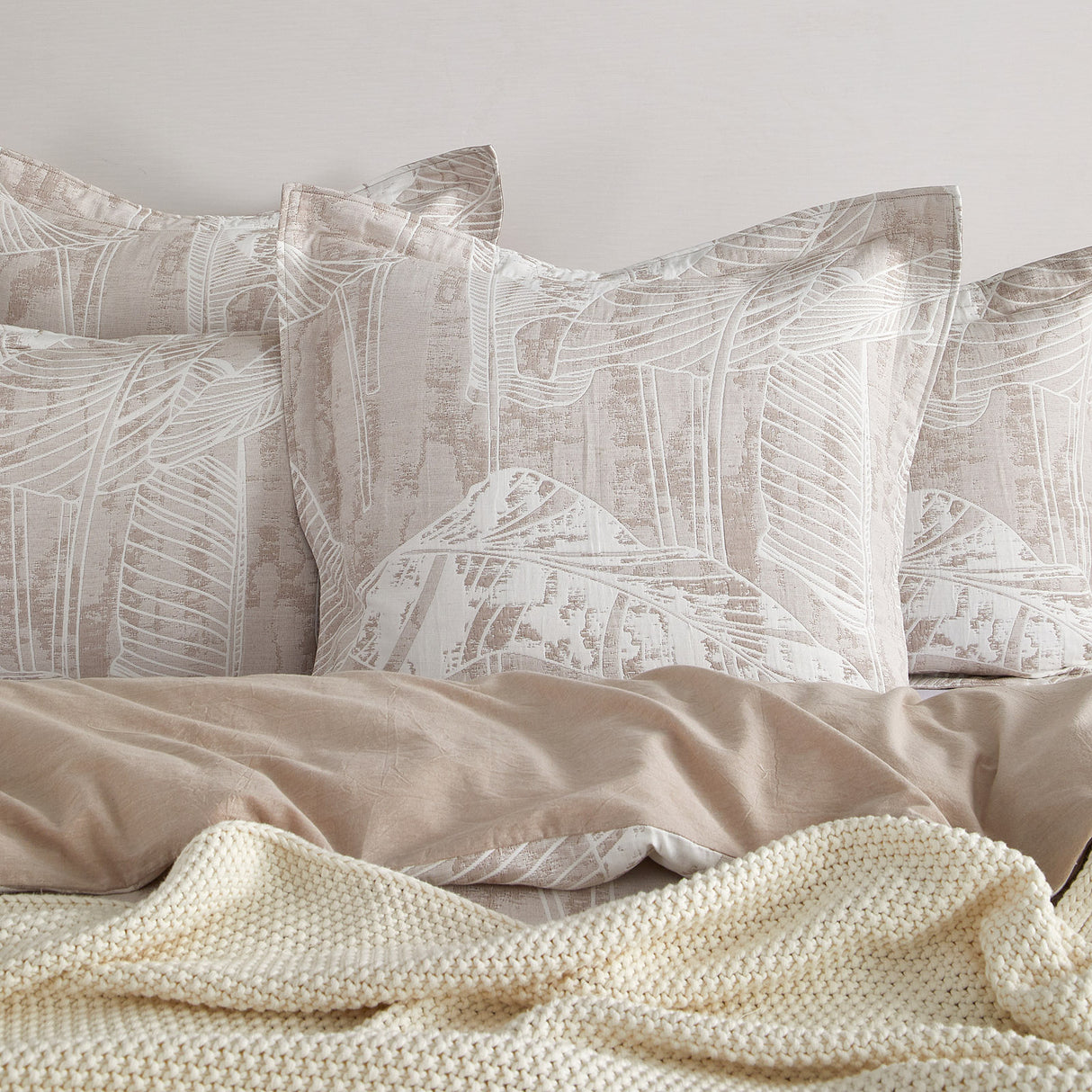 Renee Taylor Panache Jacquard Quilt / Duvet Cover Set King Wood