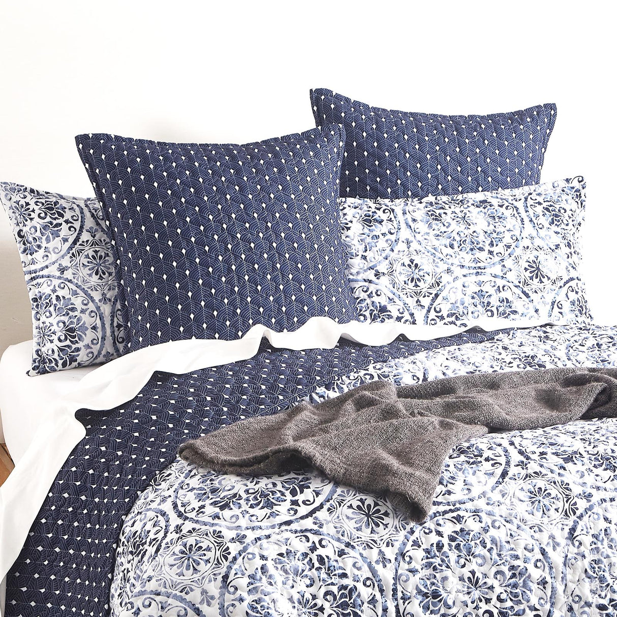 Renee Taylor Delos Quilted Reversible Coverlet Set Single/Double