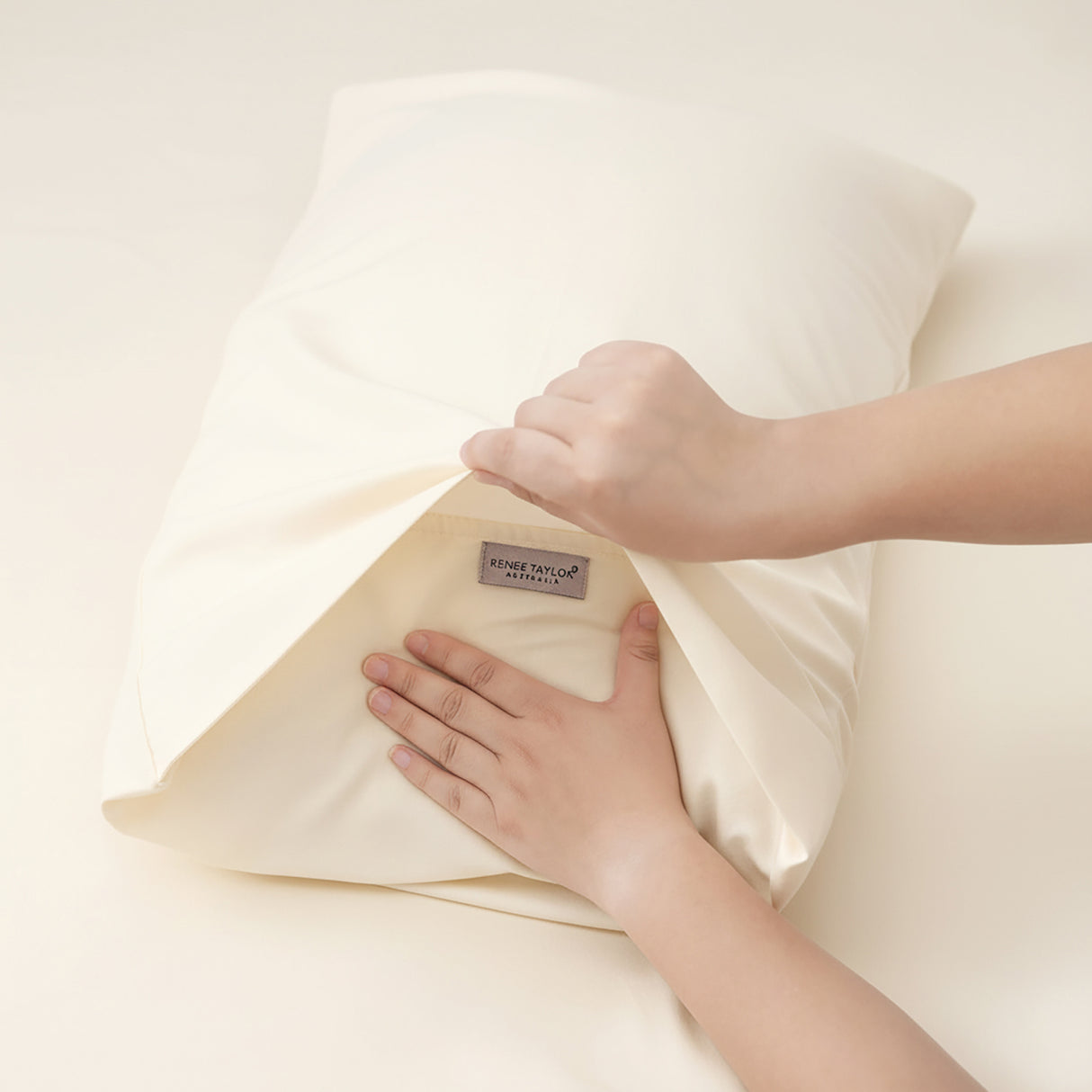 Renee Taylor 400 Thread Count Egyptian Cotton Sheet Set Super King Vanilla