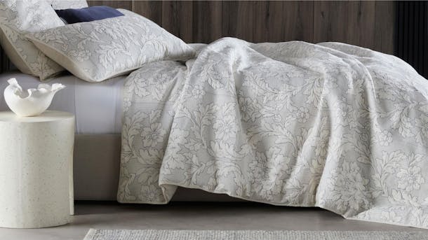 Quilt / Duvet  Cover Set - Platinum FLEUR INK (King)