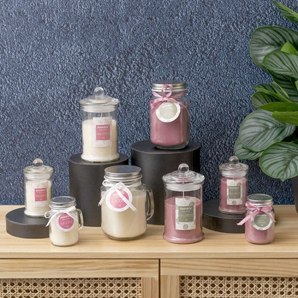 Ivory Vanilla Tuberose jar candle in elegant design, perfect for creating a calming and fragrant atmosphere.
