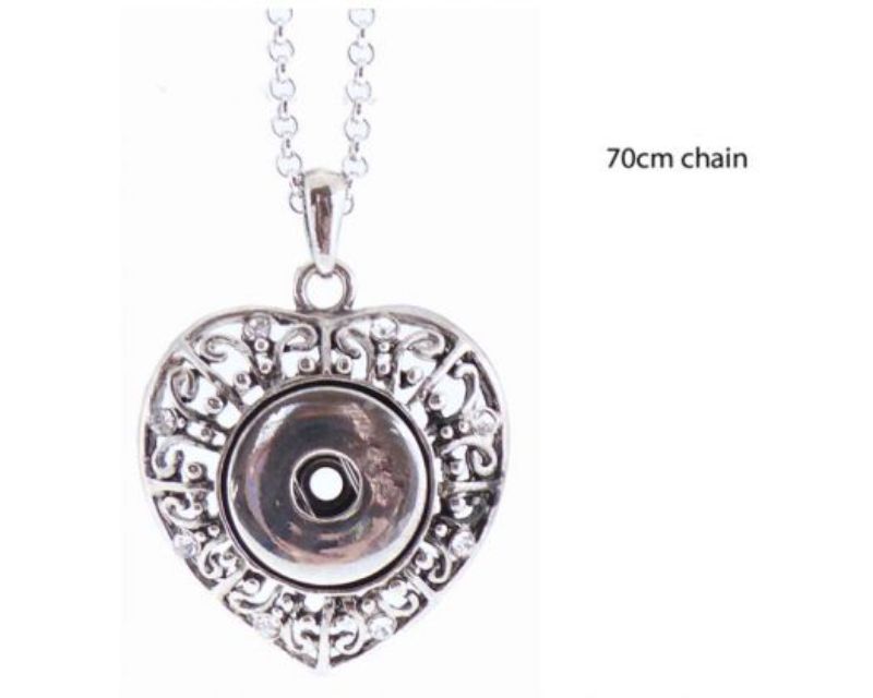 Elegant heart pendant necklace with a polished finish, 70cm length, perfect for gifts and daily wear.