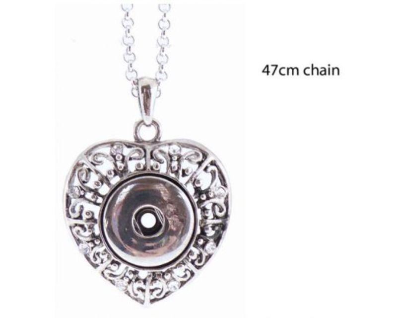 Elegant heart pendant necklace, adjustable 47cm, perfect for daily wear and special occasions.