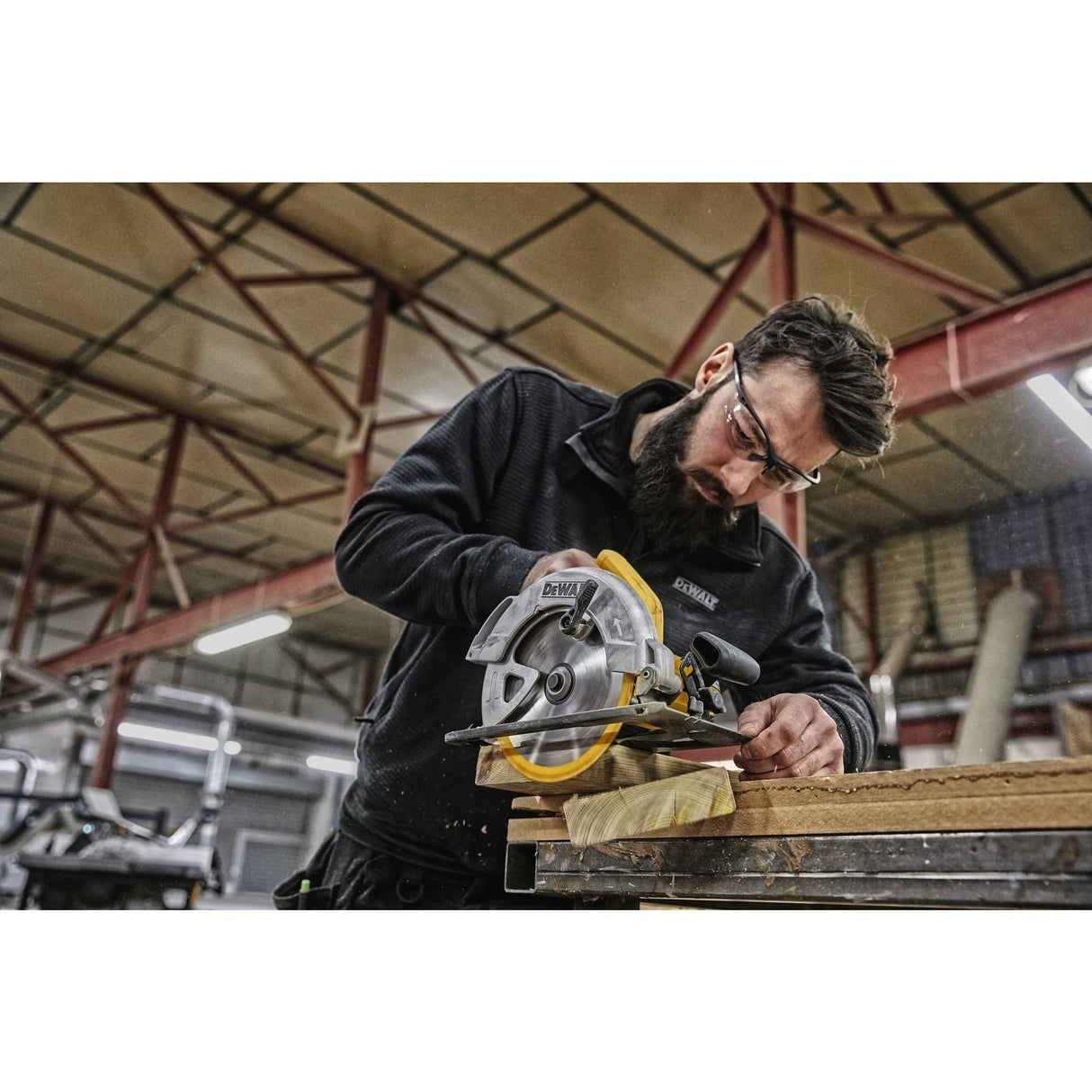 DeWalt 184mm Circular Saw DWE560-XE 184mm