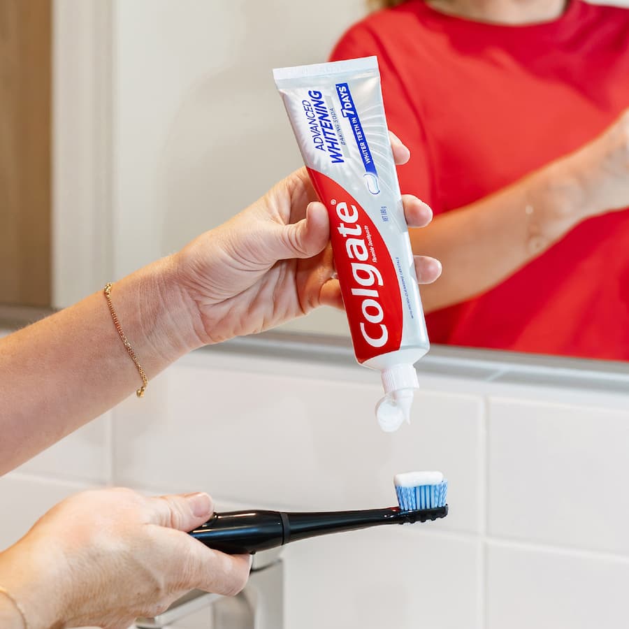 Colgate Advanced Whitening Toothpaste Baking Soda 180g