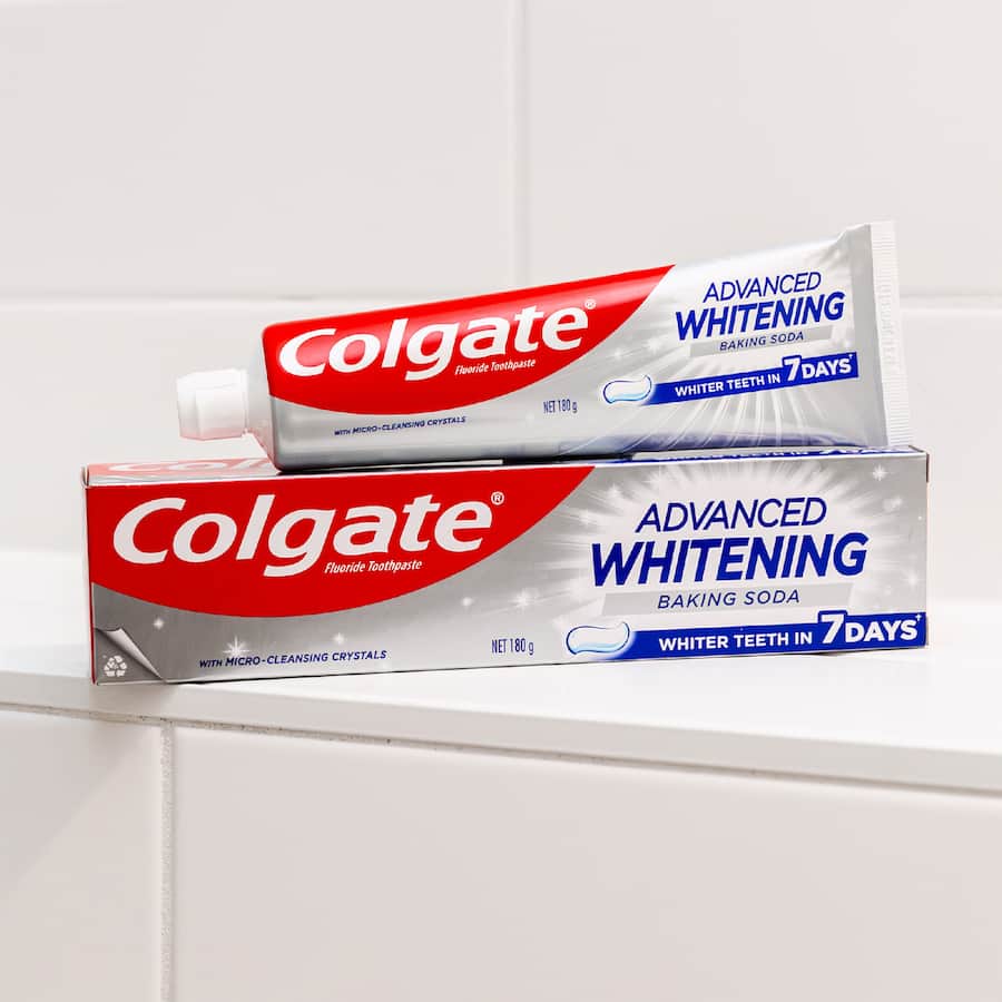 Colgate Advanced Whitening Toothpaste Baking Soda 180g