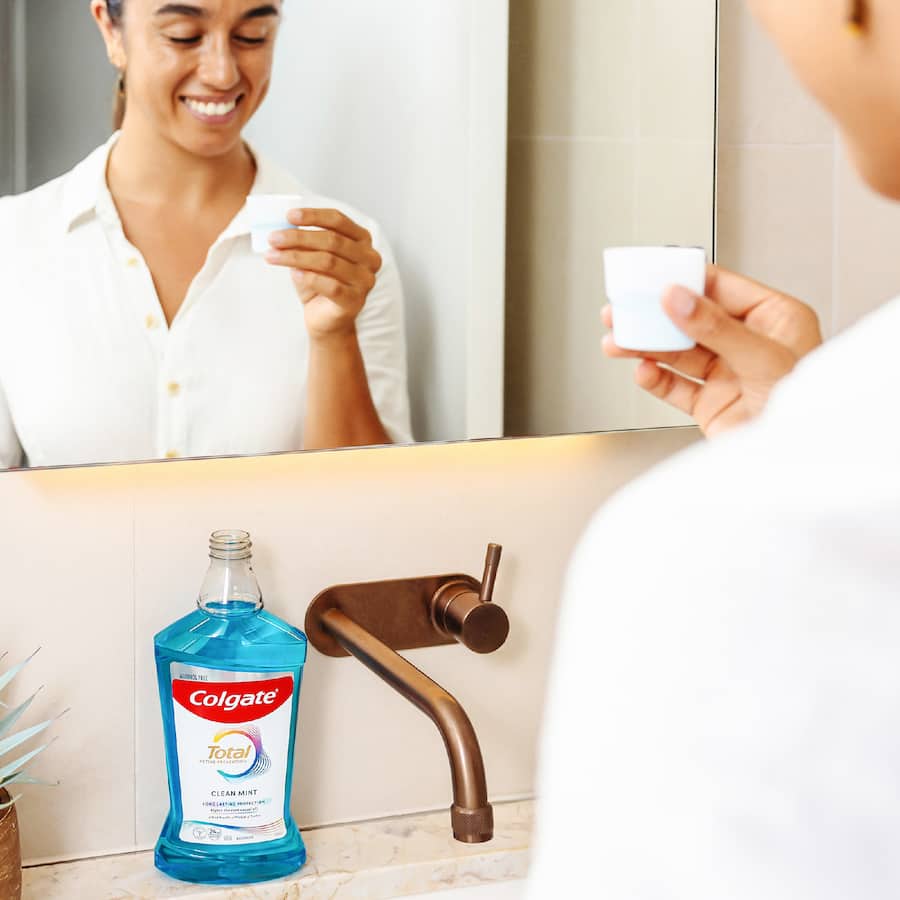 Colgate Total Mouthwash Clean Mint Alcohol Free 500mL