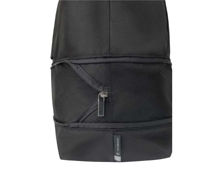 Weekender Duffle Bag - Victorinox Werks Traveler 6.0 (Black)