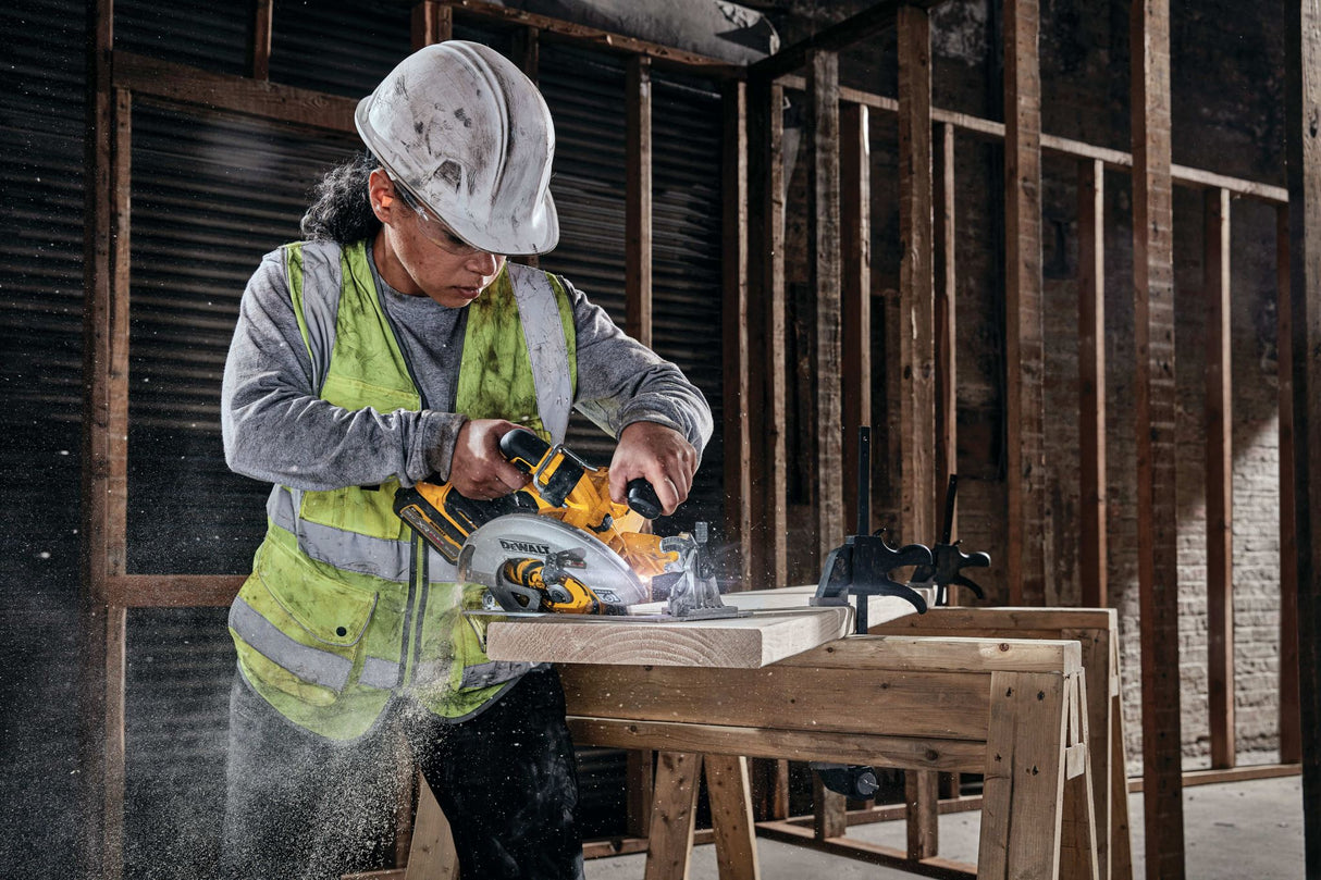 DeWALT 18V XR Flexvolt Cordless Circular Saw 184mm (Skin Only)