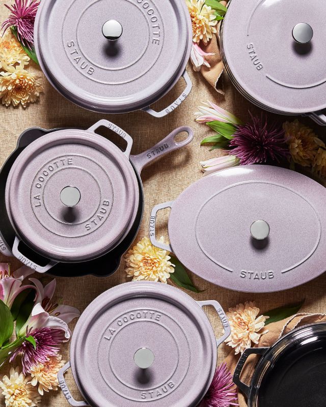 Round-Cocotte-Staub-Blossom-20cm