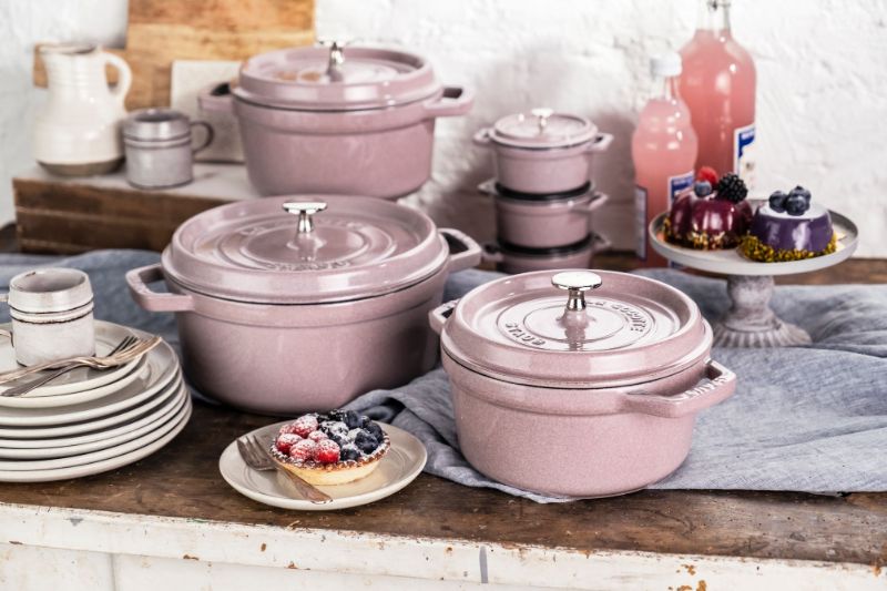 Round-Cocotte-Staub-Blossom-24cm