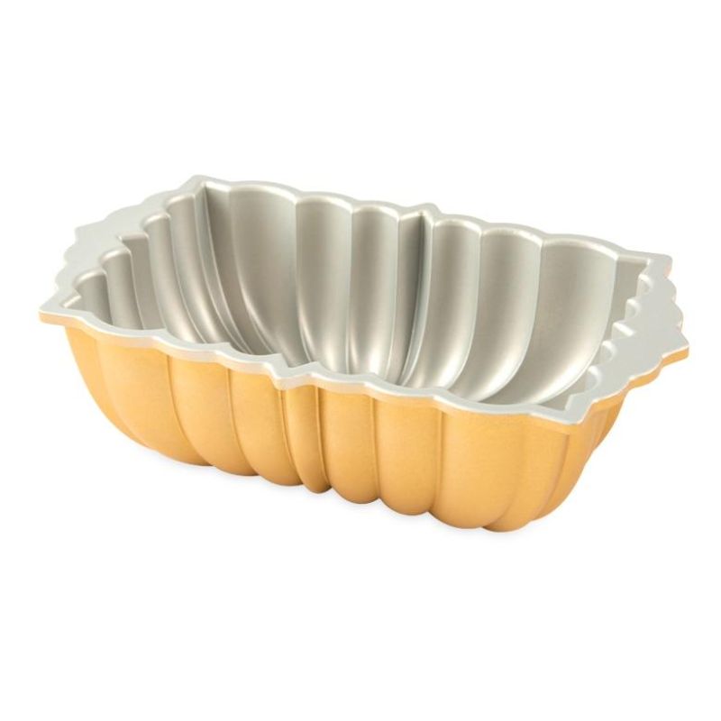 Nordic Ware Classic Fluted Loaf Pan | 25.5x15x8cm