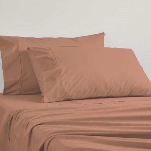 Luxurious 400TC Egyptian cotton sheet set with deep fitted sheets and tailored euro pillowcases in pure cotton sateen.