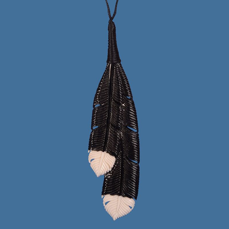 Huia Feather Pendant - Smartfox