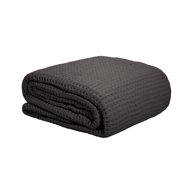 Charcoal waffle weave blanket in 100% cotton, lightweight and breathable, perfect for all seasons, 240 x 180 cm.