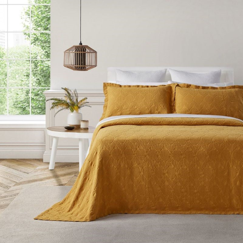 CITRON Saffron King bedspread with floral matelassé design and two matching Oxford pillowcases, ethically made in Portugal.