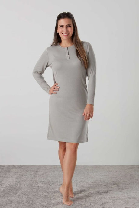 Luxe BAKSANA Quinn XL nightie with long sleeves, button-up detail, and soft viscose blend for cozy evenings.
