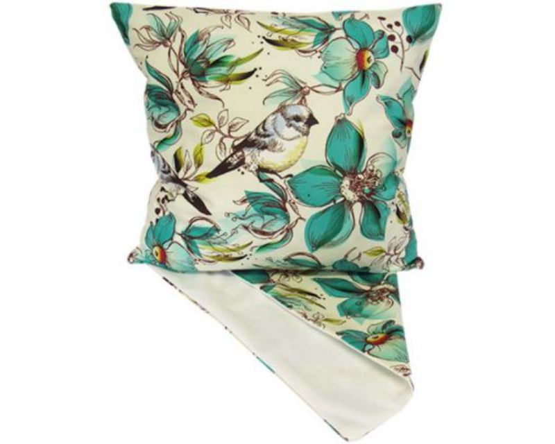 Vibrant cushion cover with birds and flowers design, measuring 44 x 44 cm, perfect for enhancing home decor.