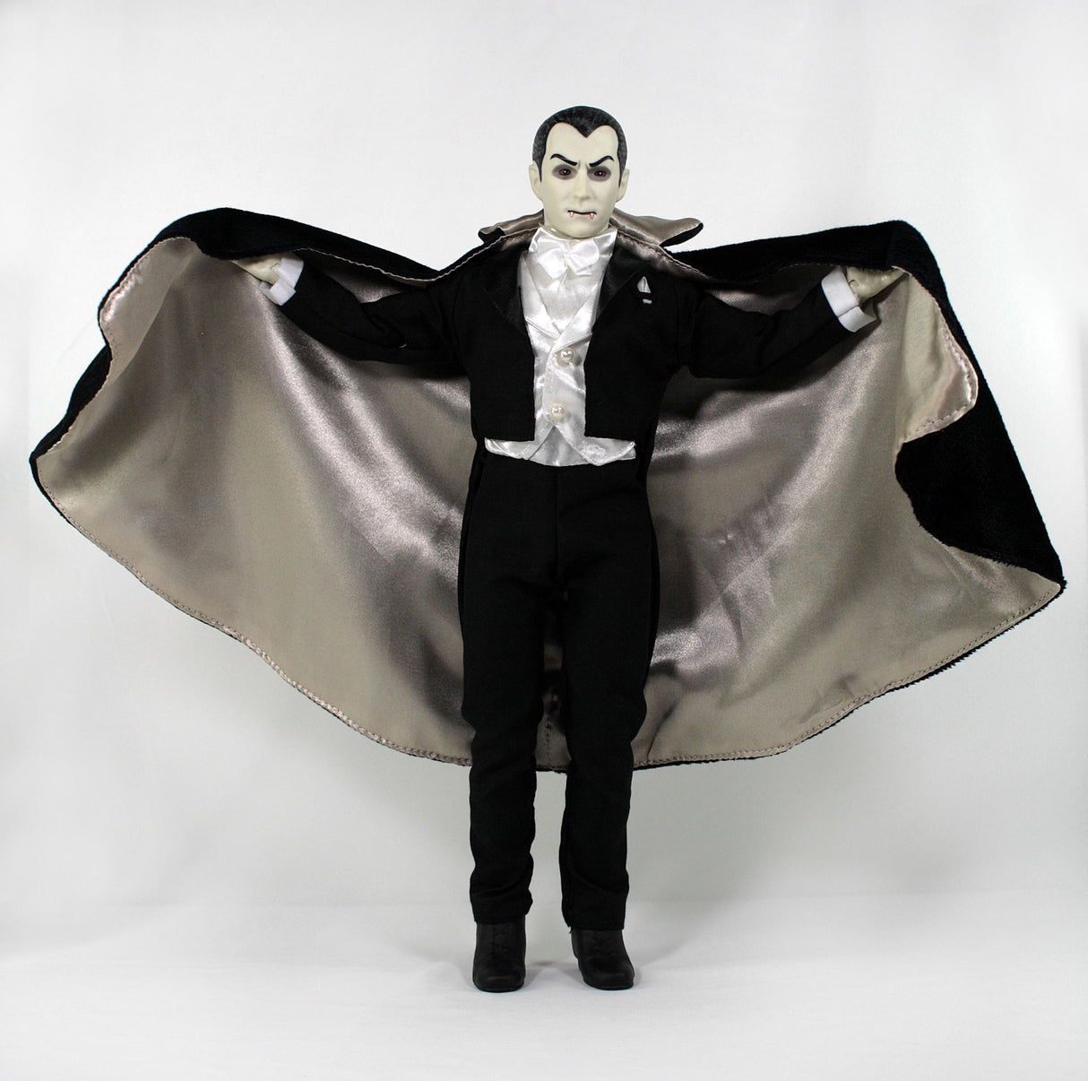 Collectible Figurine - MEGO: 14" DRACULA UNIVERSAL